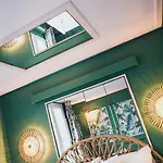 La Mondaine Hotel
